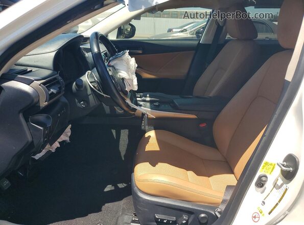 JTHBA1D2XJ5076352 2018 LEXUS IS White Widok wnętrza z przodu