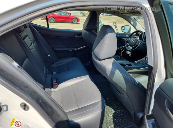 JTHCM1D25H5015948 2017 LEXUS IS White Vista de los asientos traseros