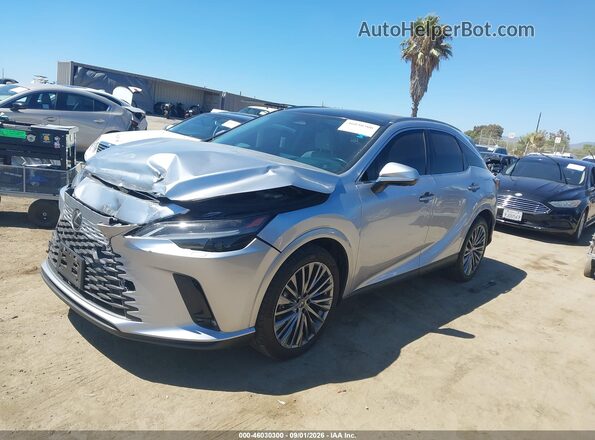 JTJCJMGA1R2014830 2024 LEXUS RX 450H+ Silver Vista tres cuartos delantera izquierda