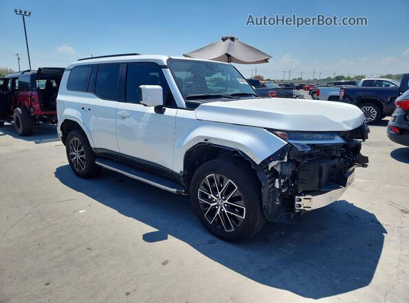 JTJTBCDX2R5002376 2024 LEXUS GX White Delantero derecho