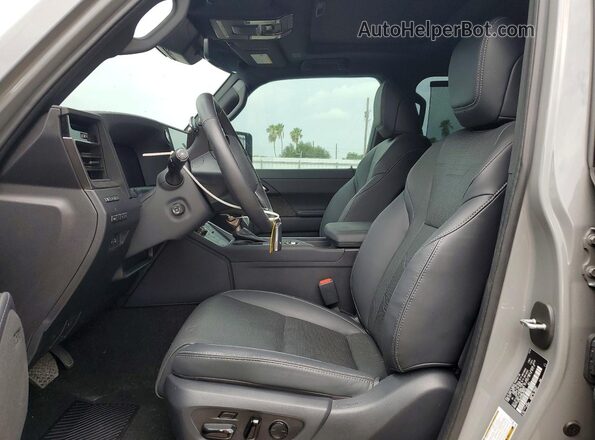 JTJVBCDX3R5026730 2024 LEXUS GX Gray Вид салону спереду