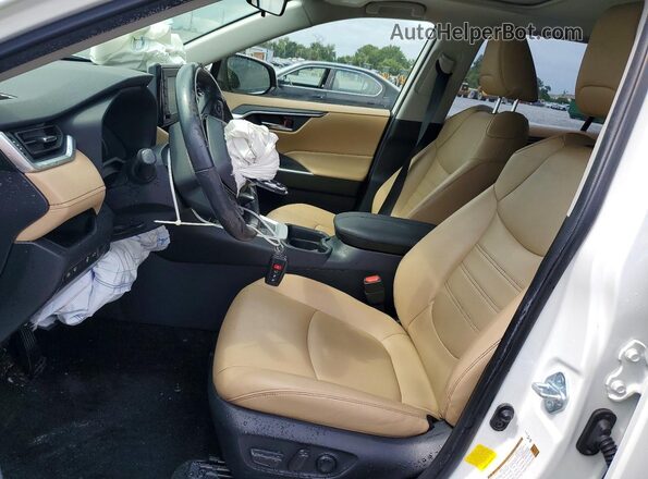 JTMB6RFVXMD009575 2021 TOYOTA RAV4 White Widok wnętrza z przodu