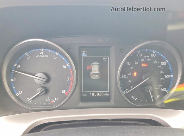 JTMBFREVXJJ724628 2018 TOYOTA RAV4 White Instrument cluster view