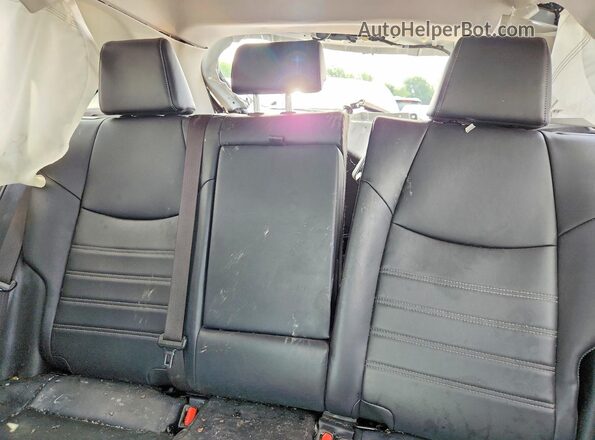 JTMC1RFVXKD022990 2019 TOYOTA RAV4 Белый Вид задних сидений