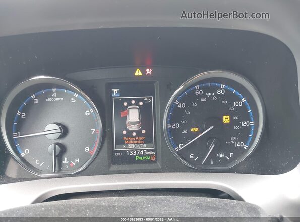 JTMDFREV0JJ185705 2018 TOYOTA RAV4 White უკანა სავარძლების ხედი