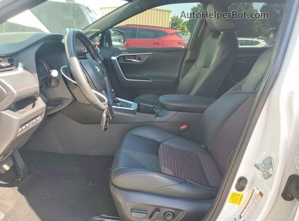 JTMEB3FV9ND081455 2022 TOYOTA RAV4 White Front interior view
