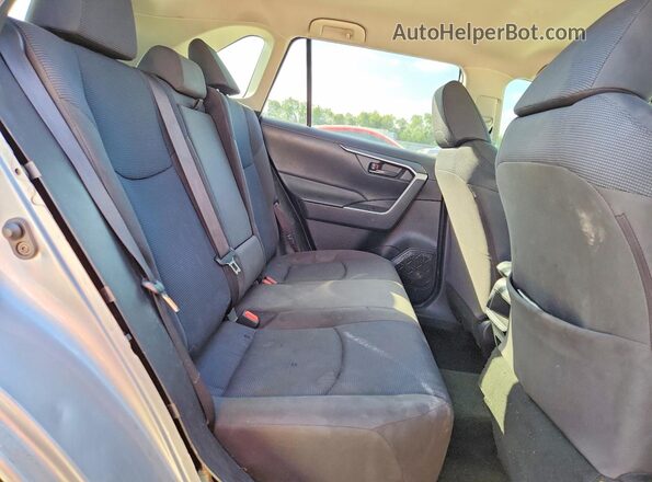 JTMH1RFVXKD004740 2019 TOYOTA RAV4 Серебряный Вид задней части салона