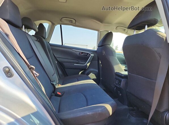 JTMMWRFV8ND140269 2022 TOYOTA RAV4 Silver Widok wnętrza z tyłu