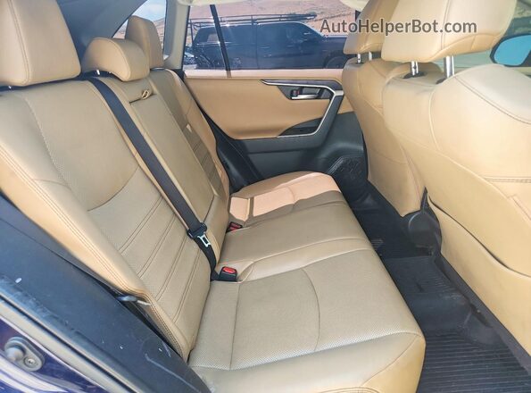 JTMN1RFV0MD074074 2021 TOYOTA RAV4 Blue Rear interior view