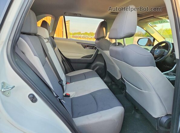 JTMP1RFVXKD522231 2019 TOYOTA RAV4 White უკანა სალონის ხედი