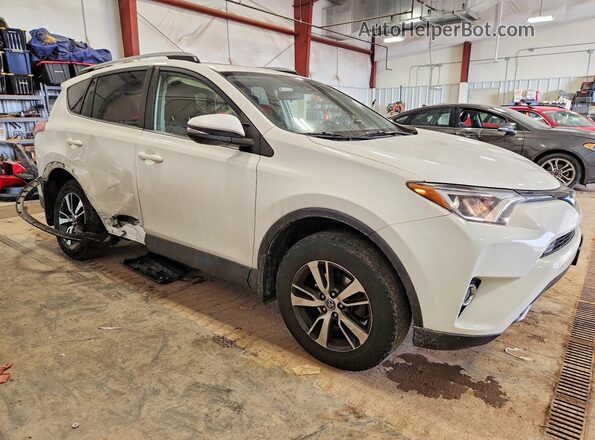 JTMRFREV6HJ111592 2017 TOYOTA RAV4 White Przód prawy