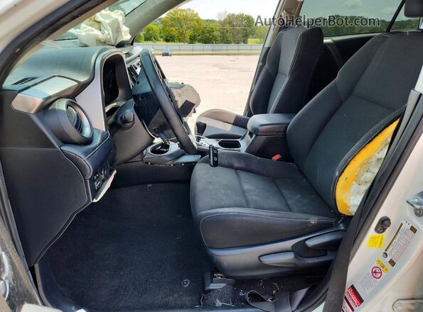 JTMWFREV6JJ150286 2018 TOYOTA RAV4 White Vista interior delantera