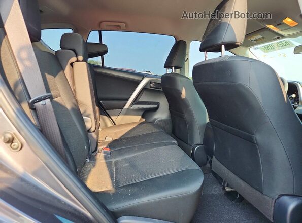 JTMZFREV1JJ185895 2018 TOYOTA RAV4 Gray Հետևի նստատեղերի տեսք