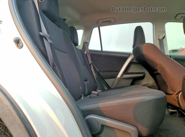 JTMZFREV7JJ211920 2018 TOYOTA RAV4 White Սալոնի հետևի տեսք