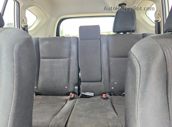JTMZFREVXHJ710687 2017 TOYOTA RAV4 White Вид задніх сидінь