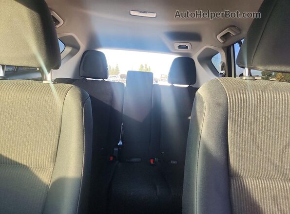 JTMZFREVXJJ750936 2018 TOYOTA RAV4 White Vista de los asientos traseros