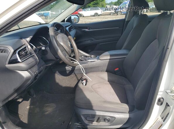 JTNB11HK5J3000458 2018 TOYOTA CAMRY White Սալոնի դիմացի տեսք