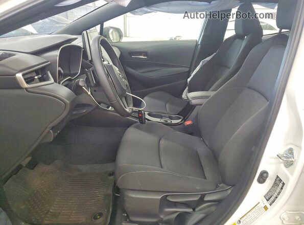 JTND4MBE4T3257232 2026 TOYOTA COROLLA White Front interior view