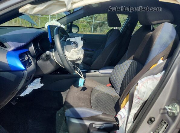 JTNKHMBX2L1063422 2020 TOYOTA C-HR Silver Front interior view