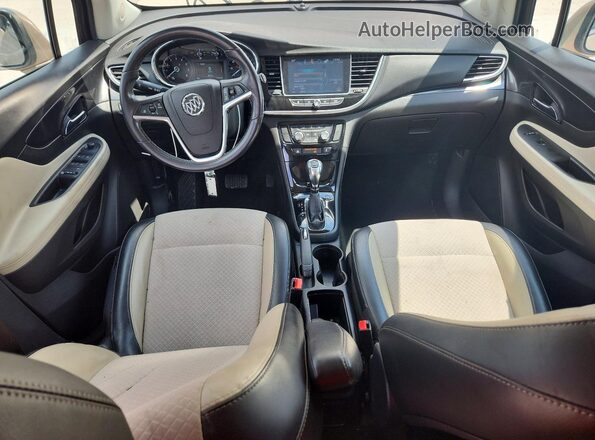 KL4CJASB4JB679902 2018 BUICK ENCORE Tan Dashboard view