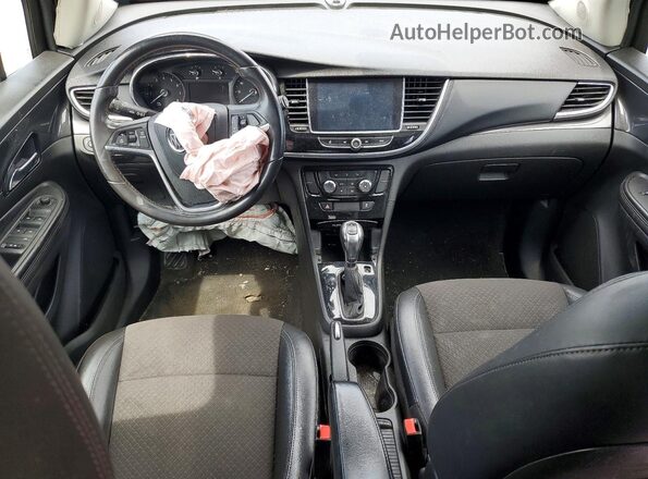 KL4CJASB7JB708924 2018 BUICK ENCORE Бордовый Вид панели приборов