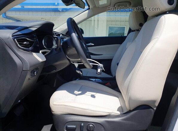 KL4MMBS27PB042707 2023 BUICK ENCORE White Front interior view