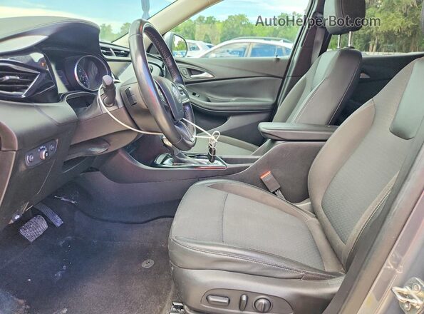 KL4MMBS2XLB086629 2020 BUICK ENCORE Серый Вид салона спереди