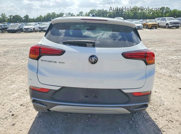 KL4MMDSLXNB068543 2022 BUICK ENCORE White Вид ззаду