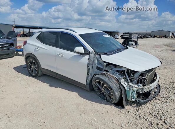KL4MMDSLXNB068543 2022 BUICK ENCORE White Передня права чверть
