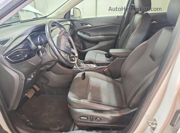 KL4MMESL6LB102285 2020 BUICK ENCORE White Widok wnętrza z przodu