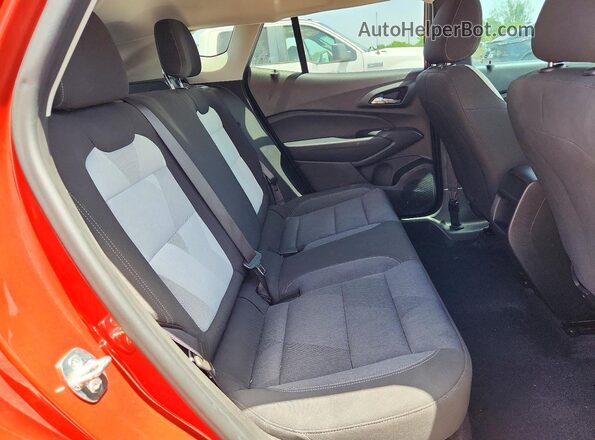 KL77LFE20RC033804 2024 CHEVROLET TRAX Оранжевый Вид задней части салона