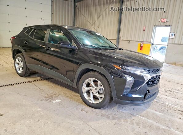 KL77LFEP1SC001266 2025 CHEVROLET TRAX Черный Передняя правая четверть