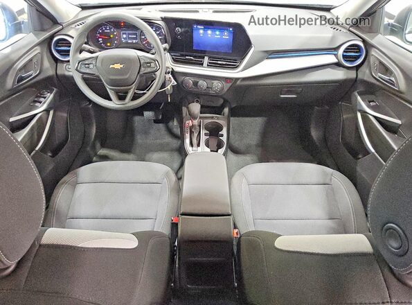 KL77LFEP4TC002655 2026 CHEVROLET TRAX Gray Առջևի վահանակի տեսք