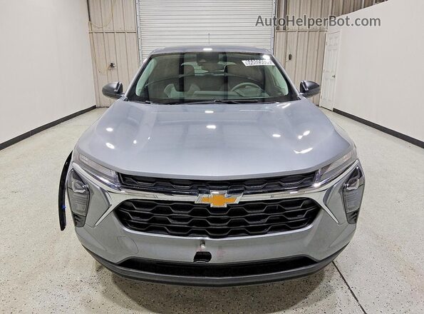 KL77LFEP4TC002655 2026 CHEVROLET TRAX Gray Դիմացի տեսք