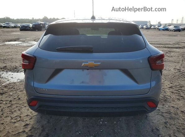 KL77LFEP6TC044633 2026 CHEVROLET TRAX Silver Вид ззаду