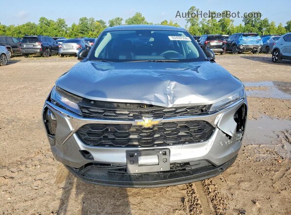 KL77LFEP6TC044633 2026 CHEVROLET TRAX Silver Вид спереду