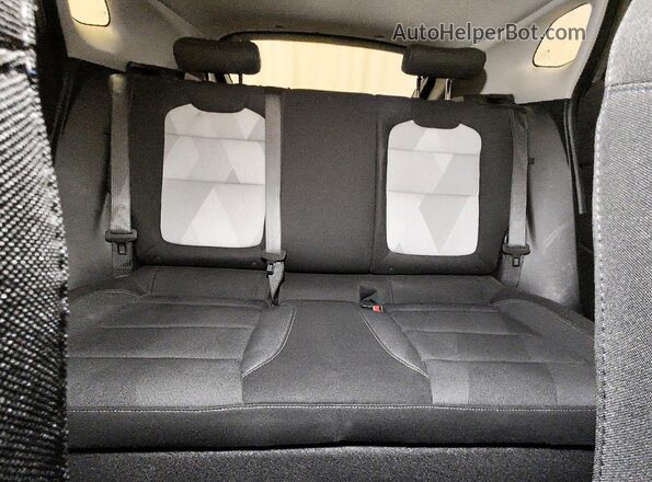KL77LFEPXTC098629 2026 CHEVROLET TRAX Silver Հետևի նստատեղերի տեսք