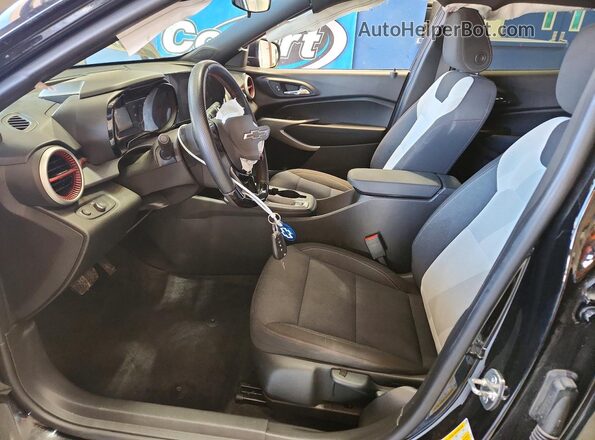 KL77LGE21RC022302 2024 CHEVROLET TRAX Black Սալոնի դիմացի տեսք