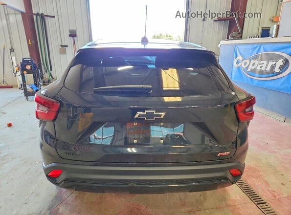 KL77LGE21RC022302 2024 CHEVROLET TRAX Black Հետևի տեսք