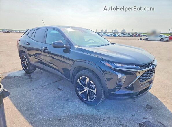 KL77LGEP6TC025389 2026 CHEVROLET TRAX Черный Передняя правая четверть