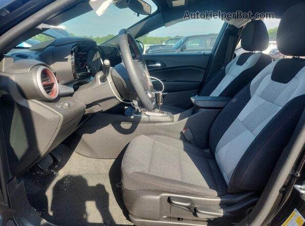 KL77LGEP9TC110047 2026 CHEVROLET TRAX Black წინა სალონის ხედი