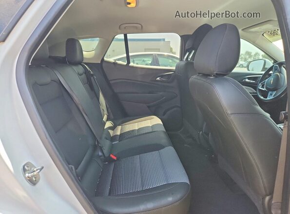 KL77LHE20RC231813 2024 CHEVROLET TRAX White Вид задніх сидінь