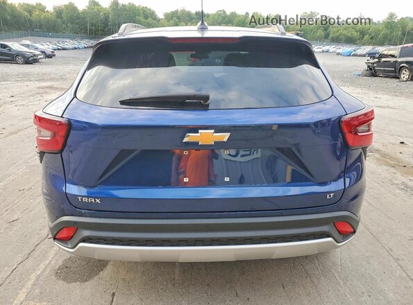 KL77LHE22RC215886 2024 CHEVROLET TRAX Blue Вид ззаду