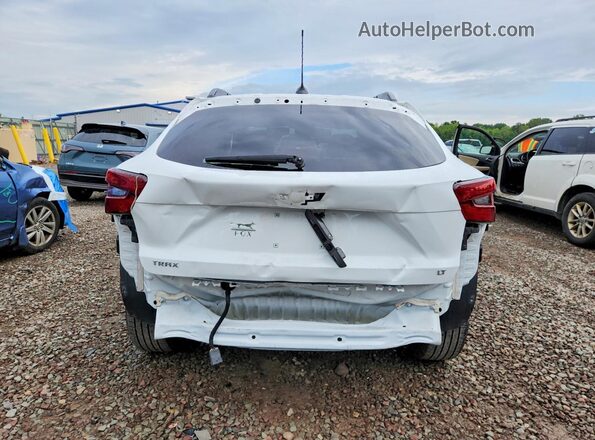 KL77LHE27RC244946 2024 CHEVROLET TRAX Белый Вид сзади