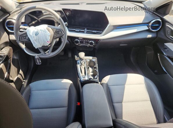 KL77LHEP2SC278438 2025 CHEVROLET TRAX Silver Vista del salpicadero