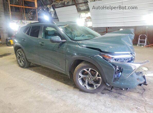 KL77LHEP4SC074093 2025 CHEVROLET TRAX Gray Delantero derecho