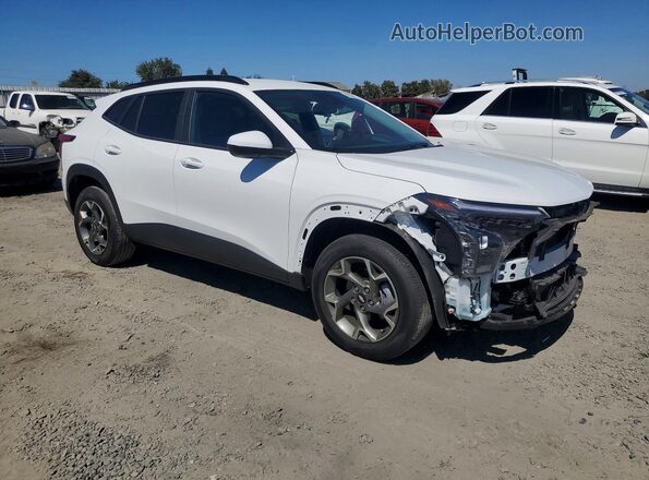 KL77LHEP4SC237101 2025 CHEVROLET TRAX White Front right