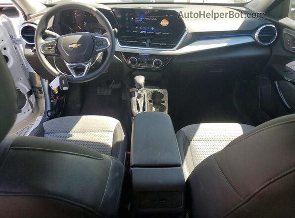 KL77LHEP4SC237101 2025 CHEVROLET TRAX White Dashboard view
