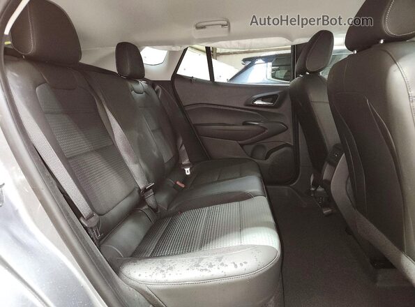 KL77LHEP4TC204844 2026 CHEVROLET TRAX Серебряный Вид задней части салона