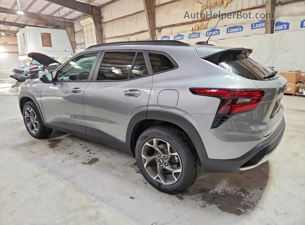 KL77LHEP4TC204844 2026 CHEVROLET TRAX Серебряный Задняя левая четверть